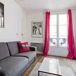 Spacious And Cozy Studio Close To The Garden Of Luxembourg